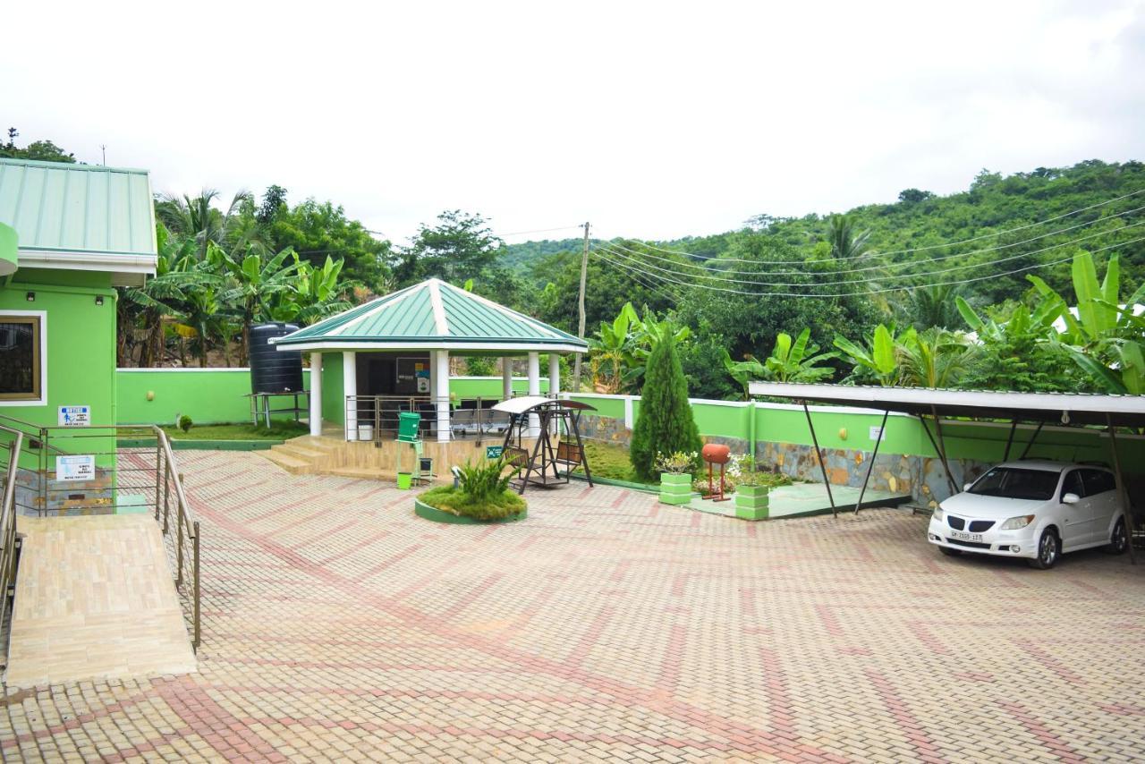 3A'S Guest House Akosombo Exterior photo
