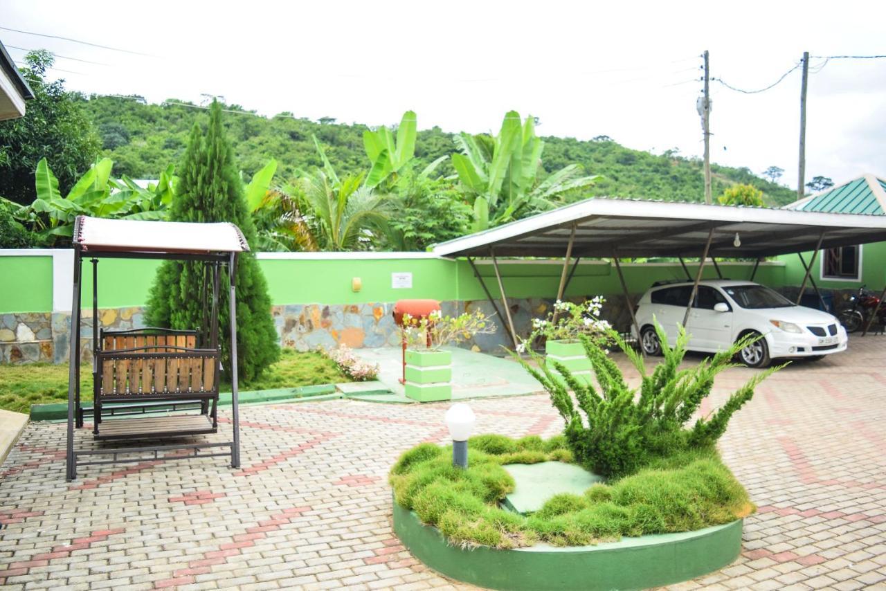 3A'S Guest House Akosombo Exterior photo