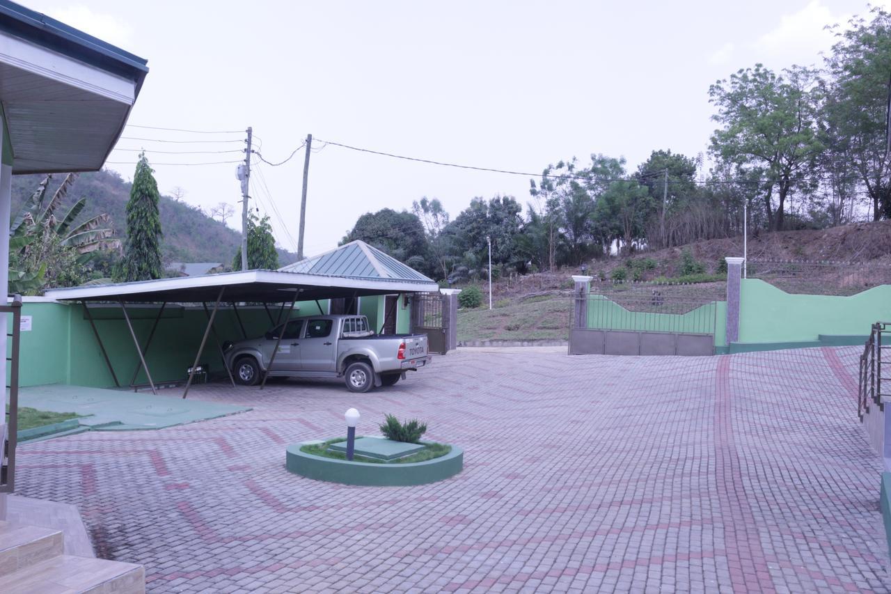 3A'S Guest House Akosombo Exterior photo