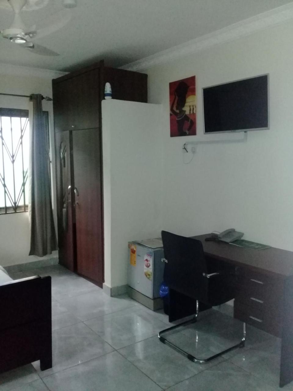 3A'S Guest House Akosombo Exterior photo