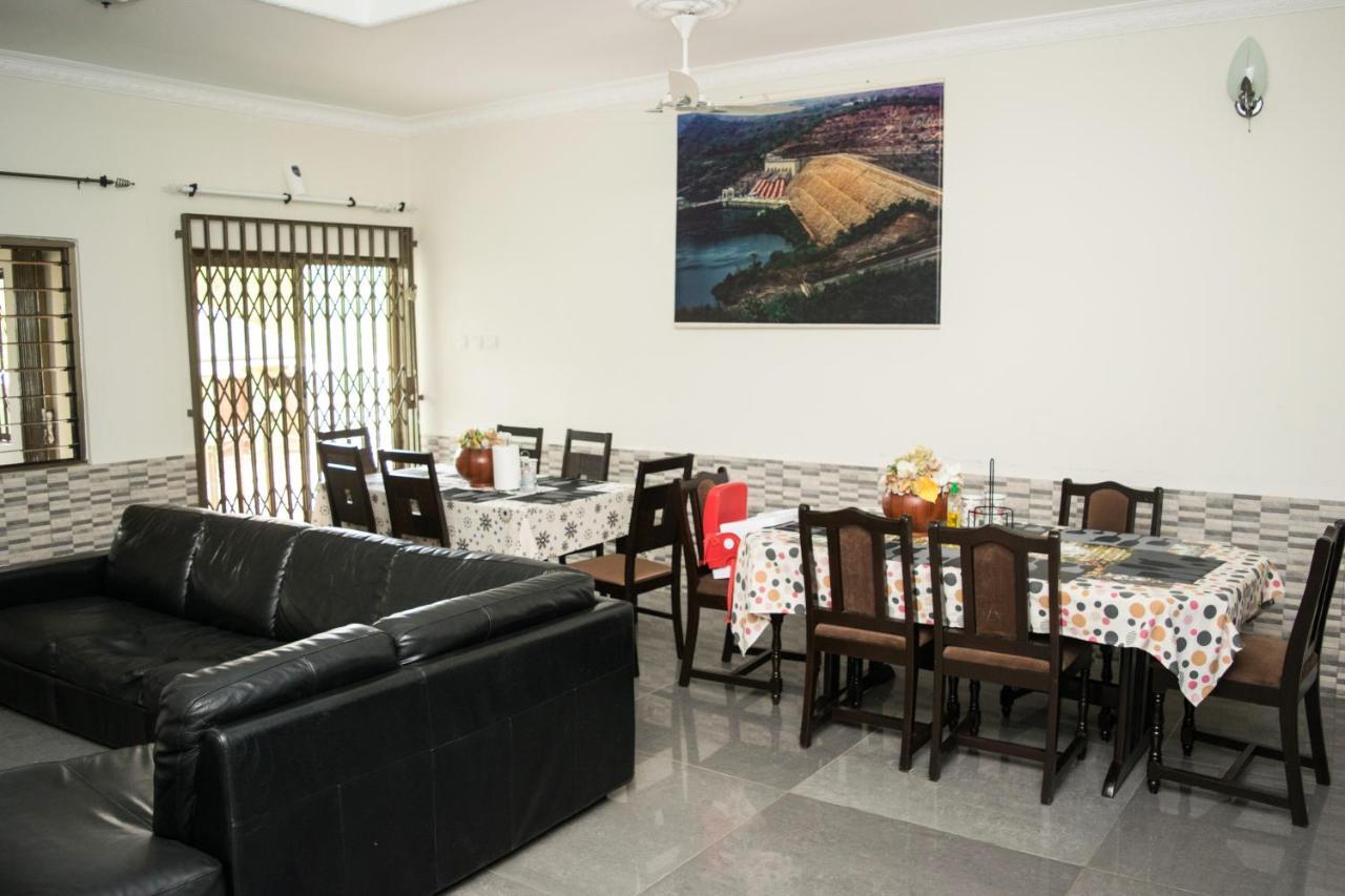 3A'S Guest House Akosombo Exterior photo