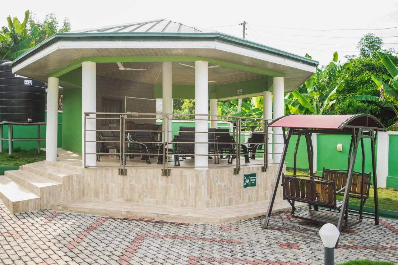 3A'S Guest House Akosombo Exterior photo