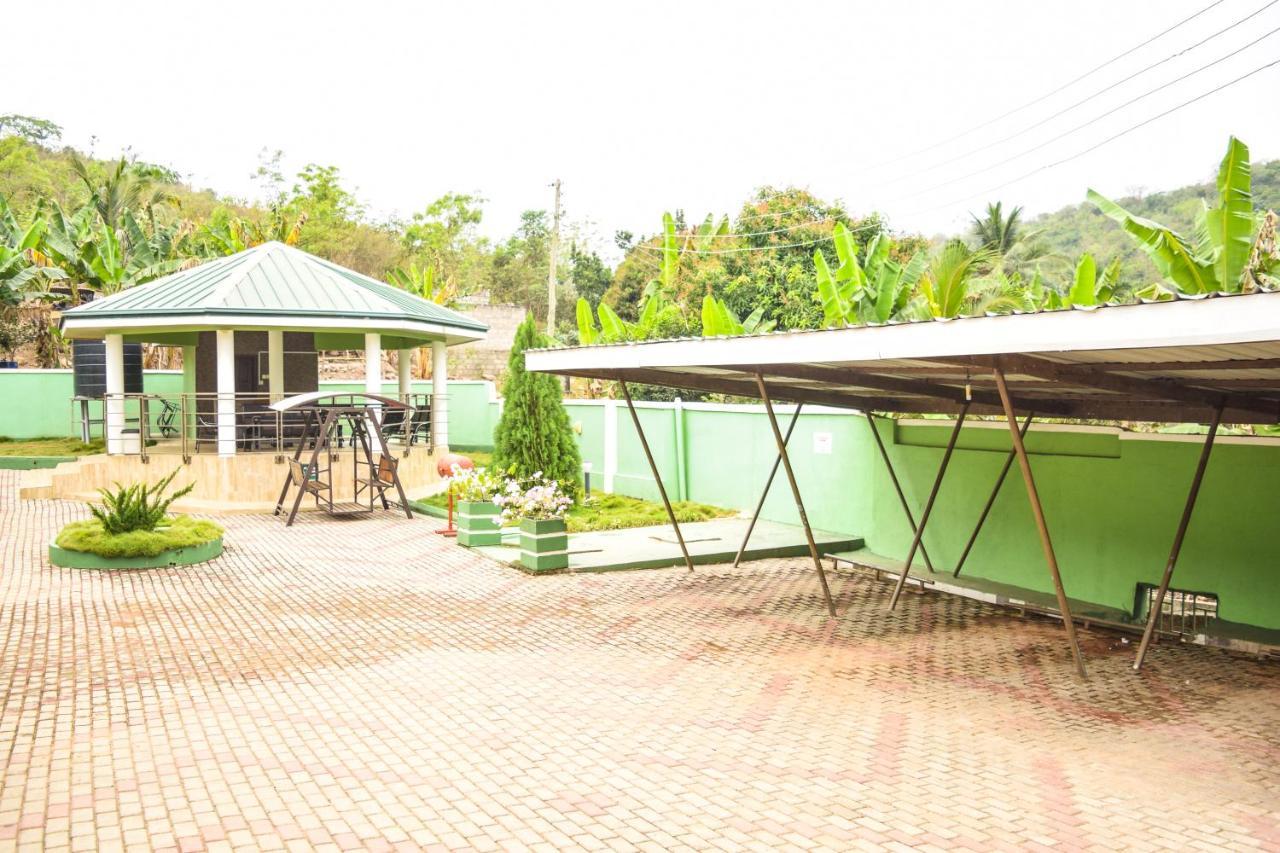 3A'S Guest House Akosombo Exterior photo