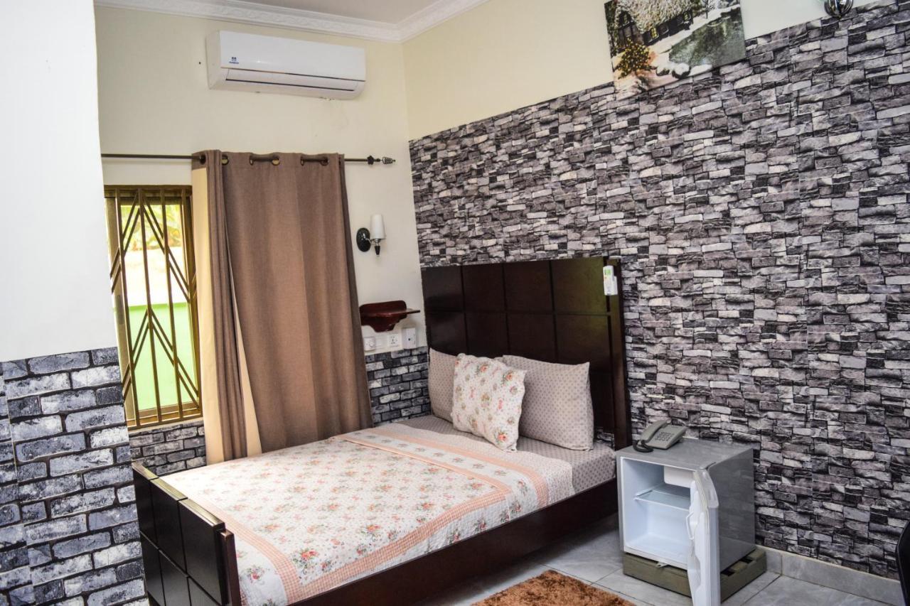 3A'S Guest House Akosombo Exterior photo