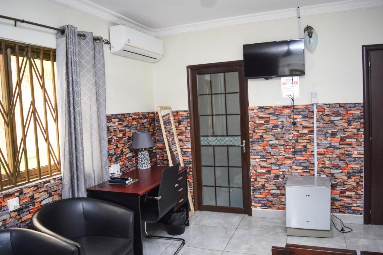 3A'S Guest House Akosombo Exterior photo