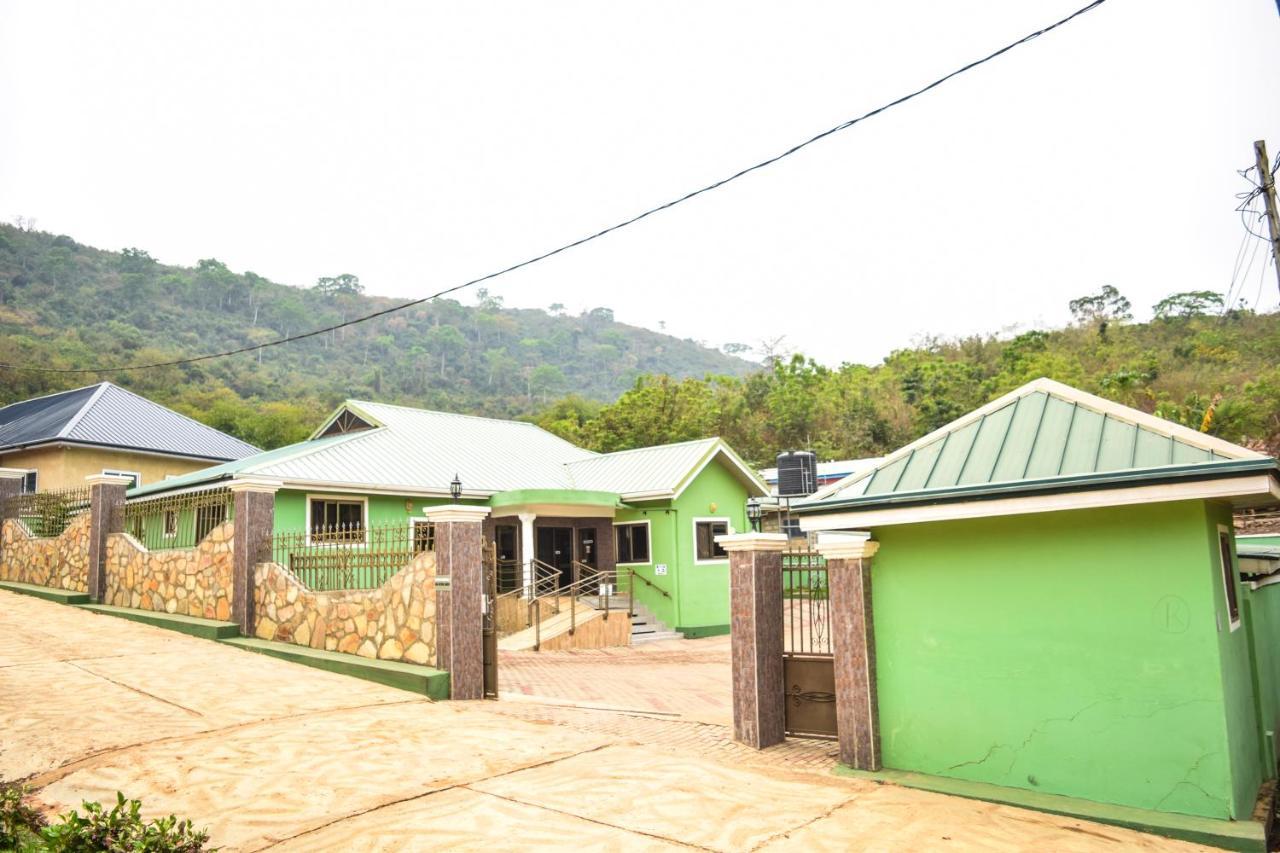 3A'S Guest House Akosombo Exterior photo