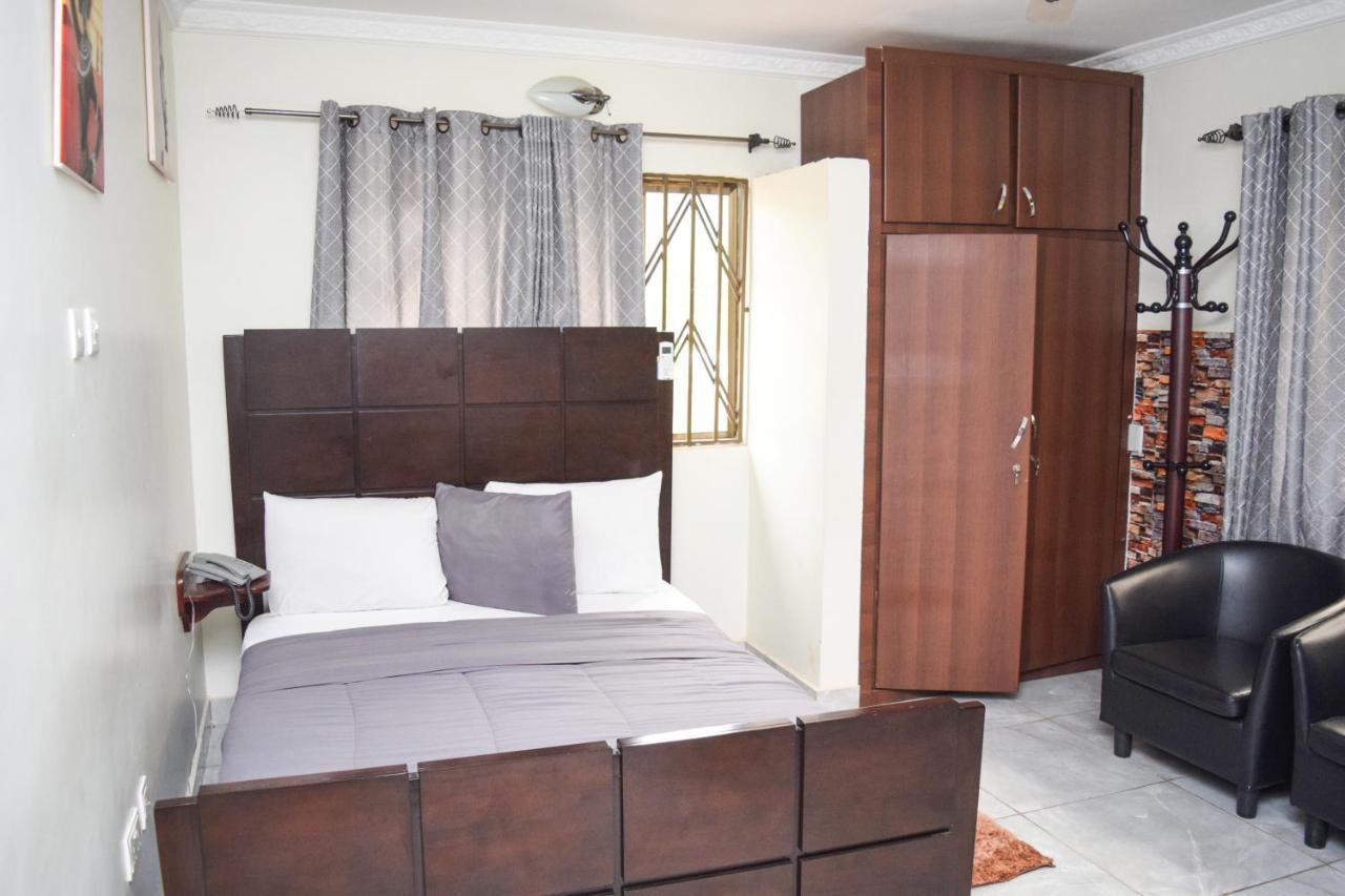 3A'S Guest House Akosombo Exterior photo